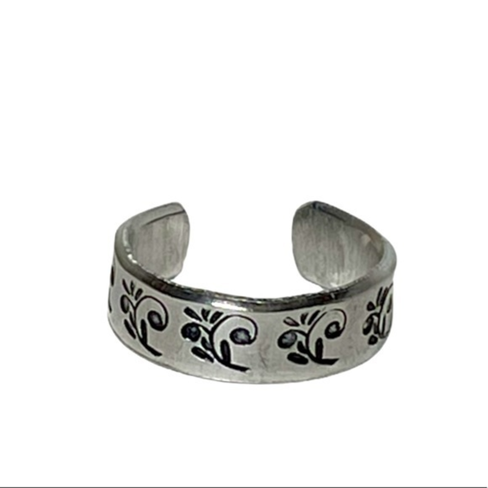 Handmade 8/9 stamped floral silver hypoallergenic‎ adjustable cuff ring